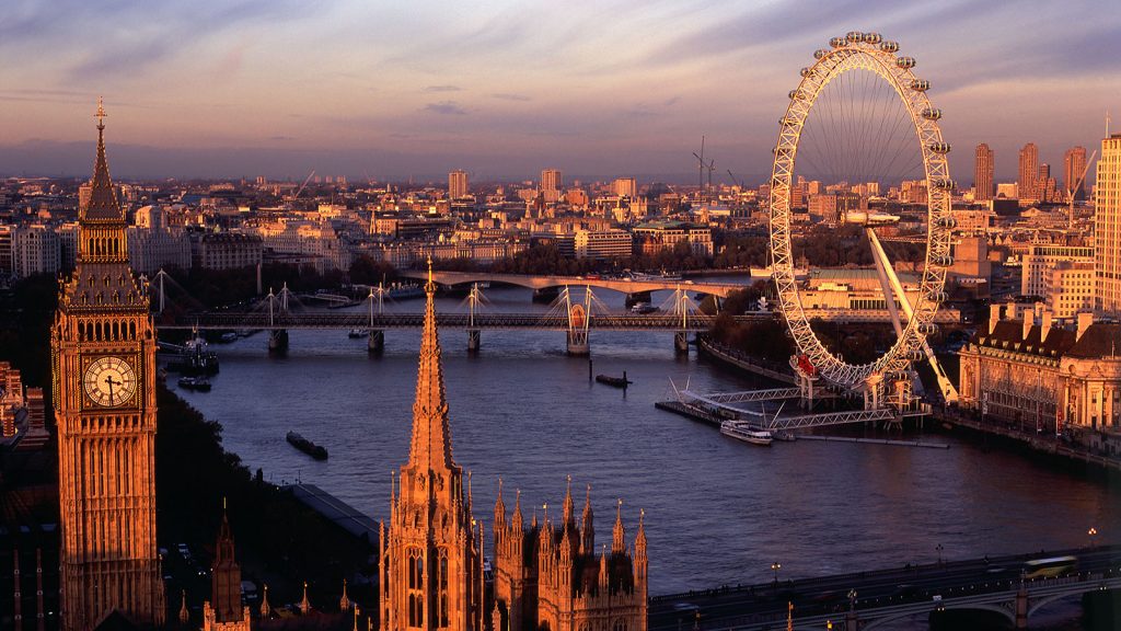 London scenery at dusk